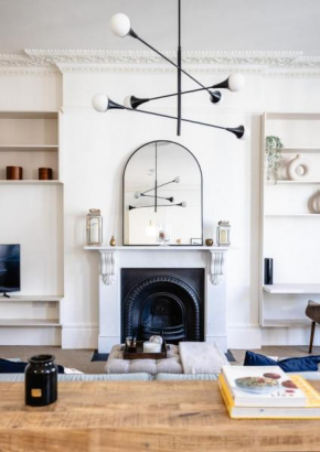 Elegant 1 Bed Kensington Flat- Sleeps 4